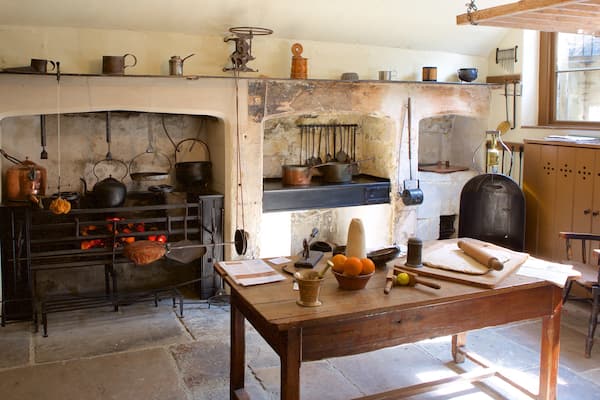 No. 1 Royal Crescent which includes a castle, heritage elements and interior views