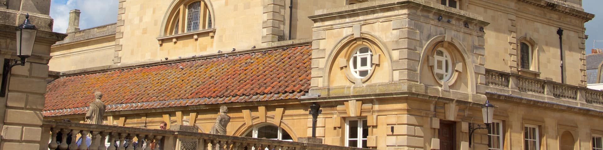 Roman Baths which includes heritage architecture