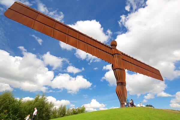 Angel of the North que incluye un monumento y arte al aire libre
