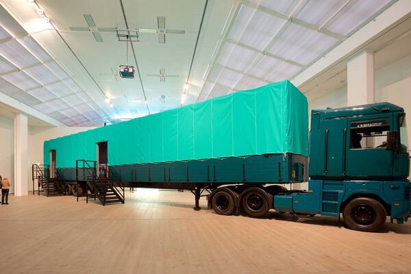 BALTIC Centre for Contemporary Art mostrando arte y vistas interiores