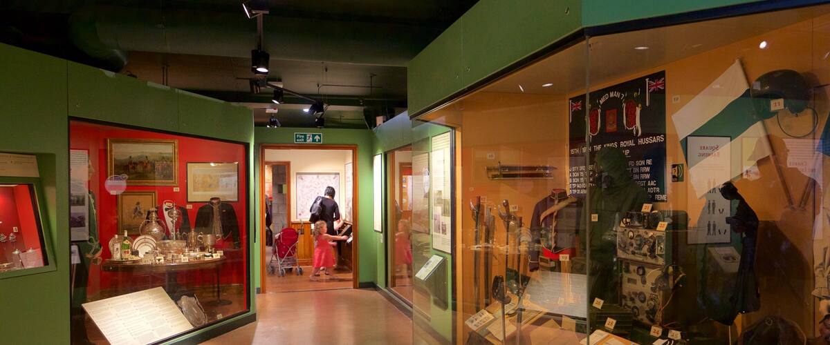 Newcastle-upon-Tyne Discovery Museum qui includes vues intérieures