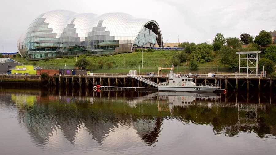 Sage Gateshead featuring modern architecture, theater scenes and a river or creek