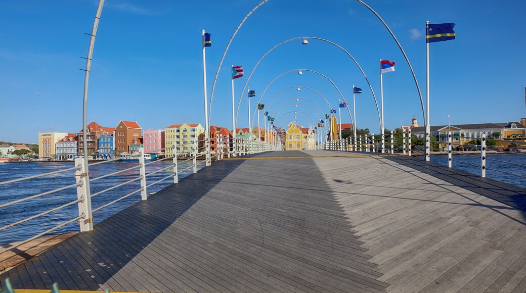 Queen Emma Bridge Willemstad, Curacao
