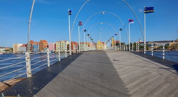 Queen Emma Bridge Willemstad, Curacao