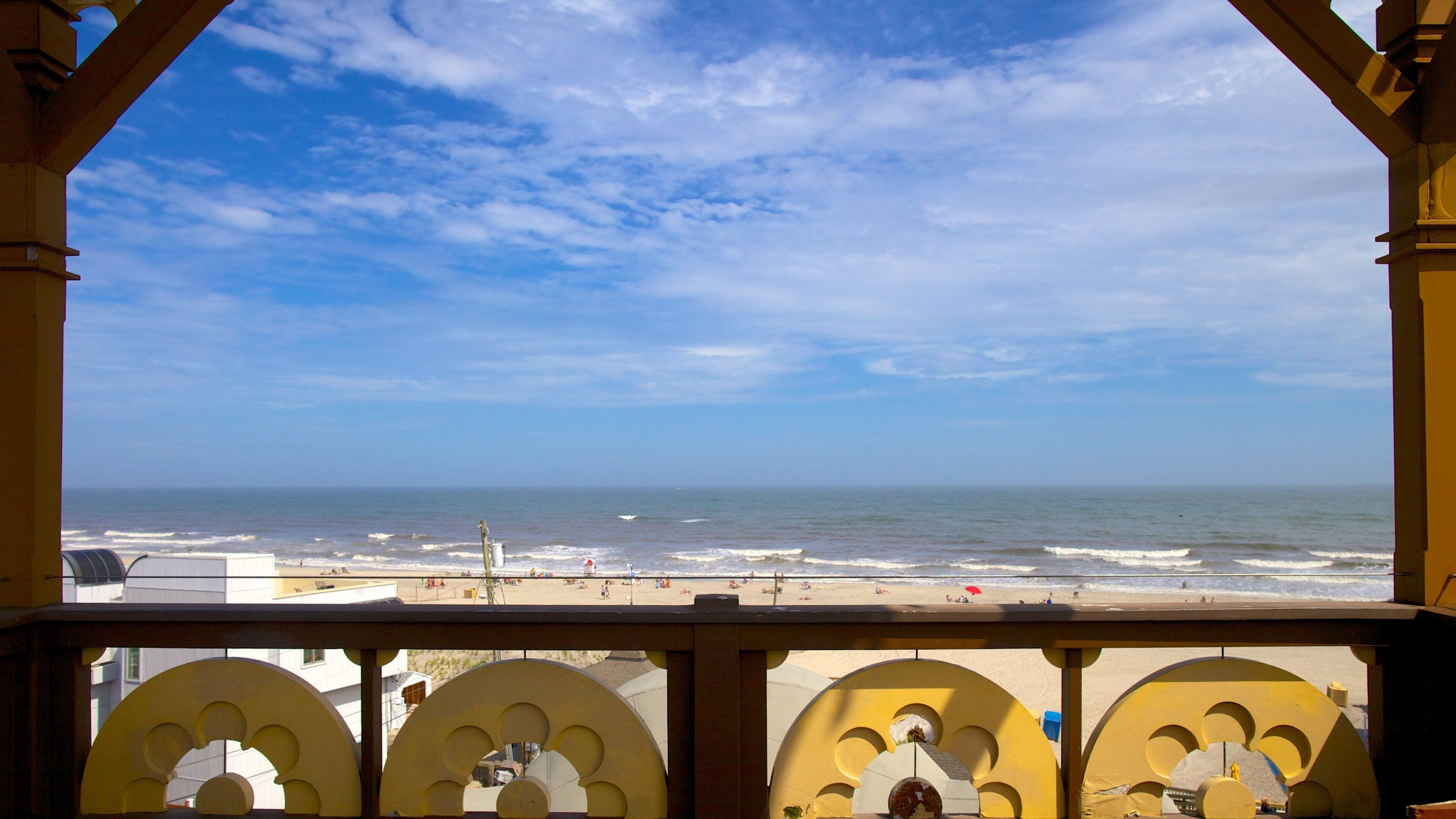 Atlantic City montrant plage de sable et vues littorales