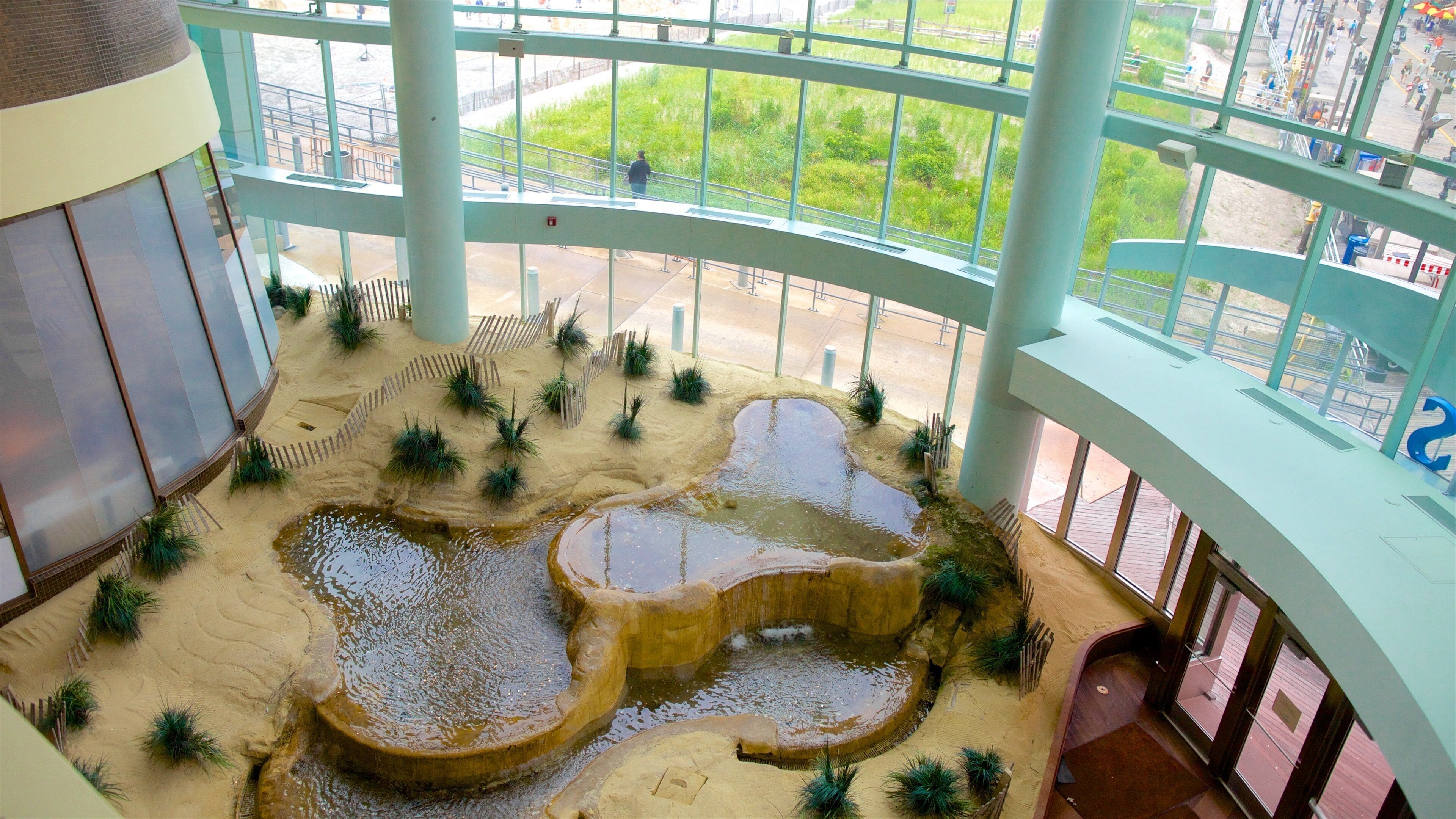 Pier Shops at Caesars featuring interior views