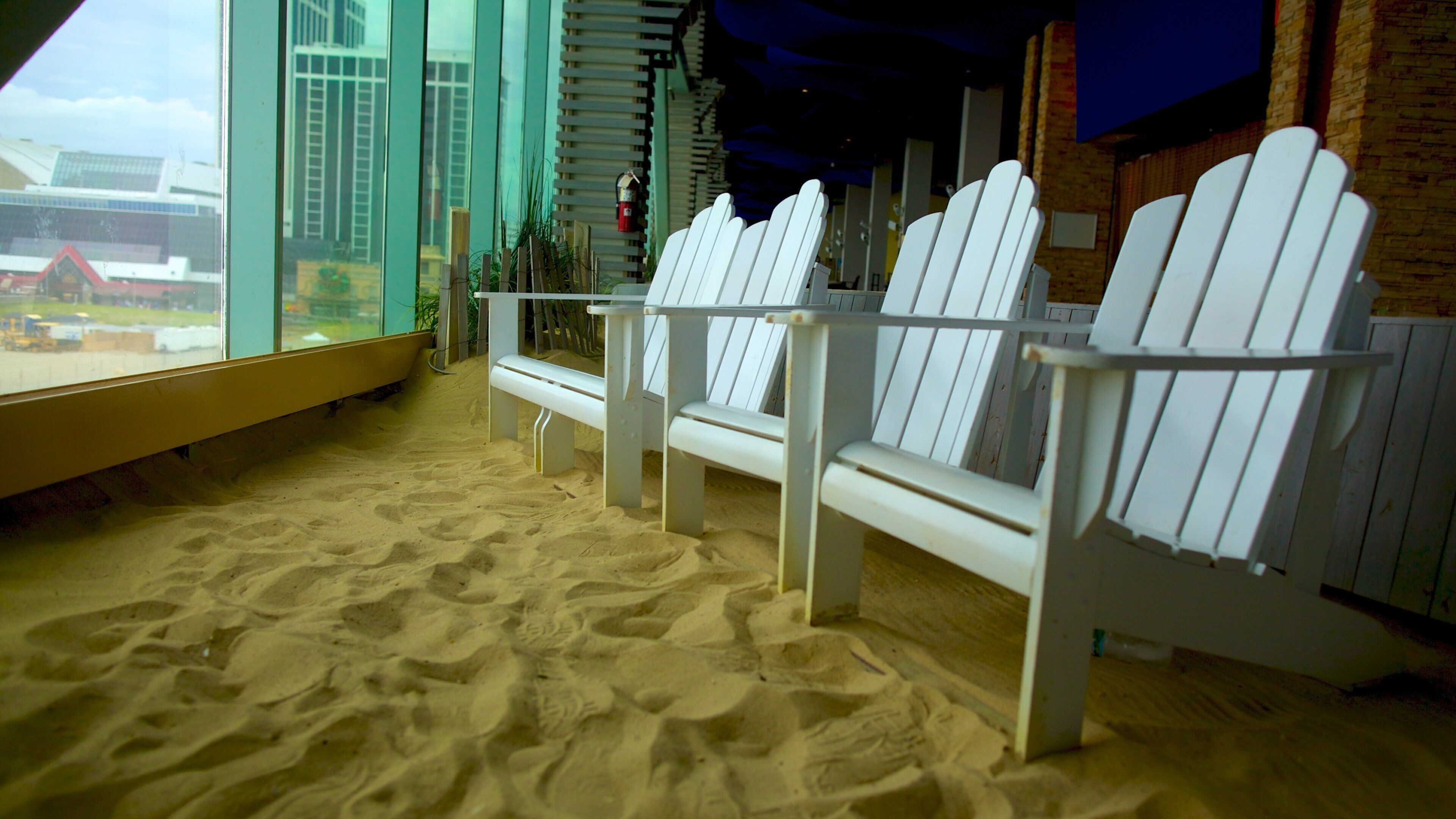 Pier Shops at Caesars showing interior views