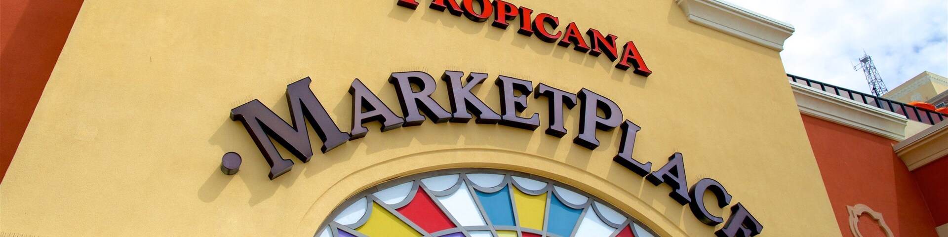 Quarter at Tropicana caracterizando sinalização