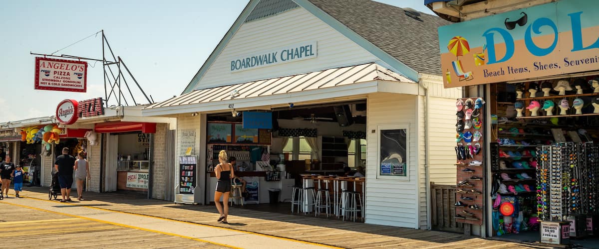 Boardwalk Chapel which includes street scenes