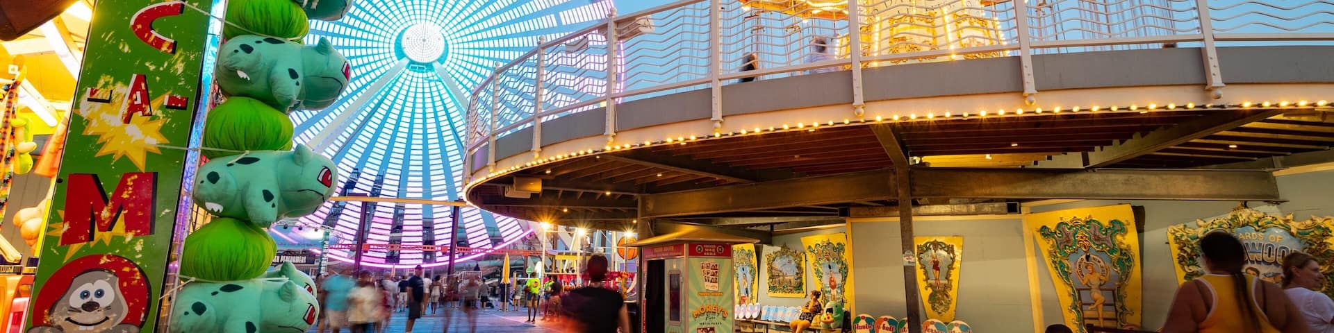 Mariner\'s Pier featuring rides