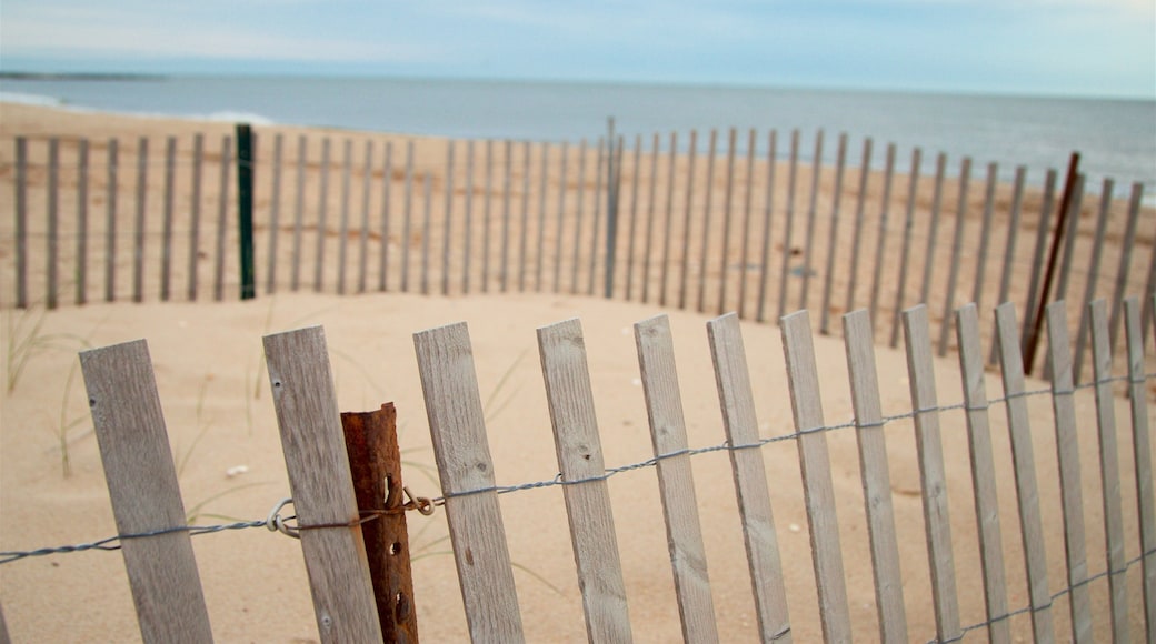 Sunset Beach showing general coastal views and a sandy beach