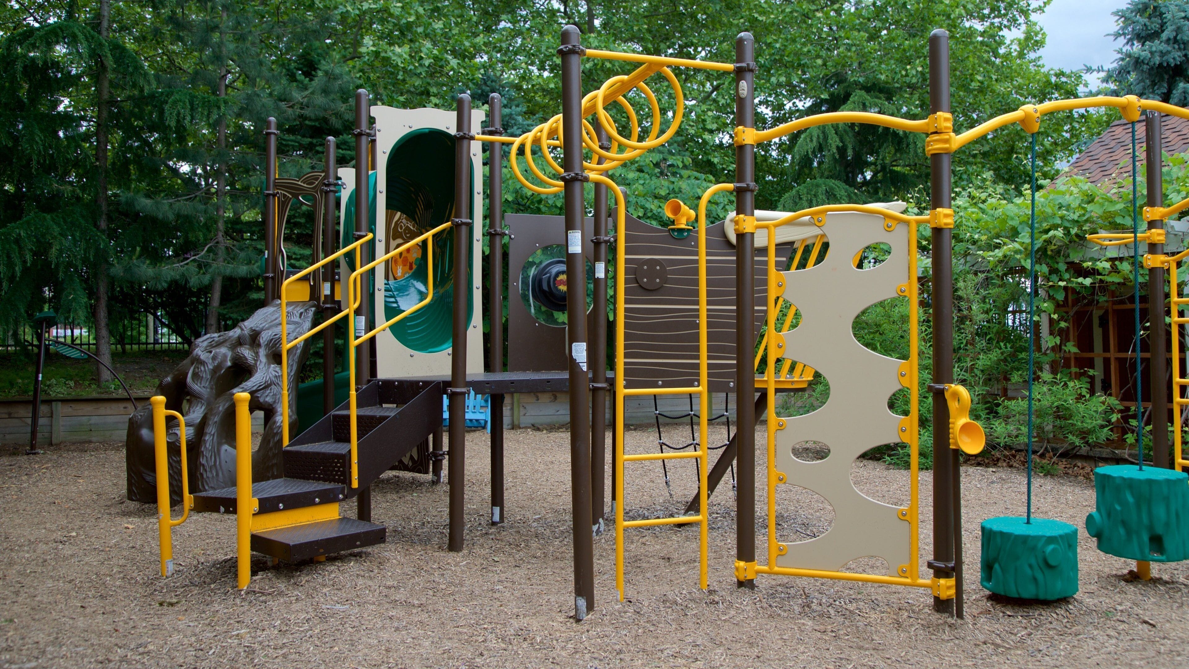 Camden\'s Children Garden mostrando un patio infantil