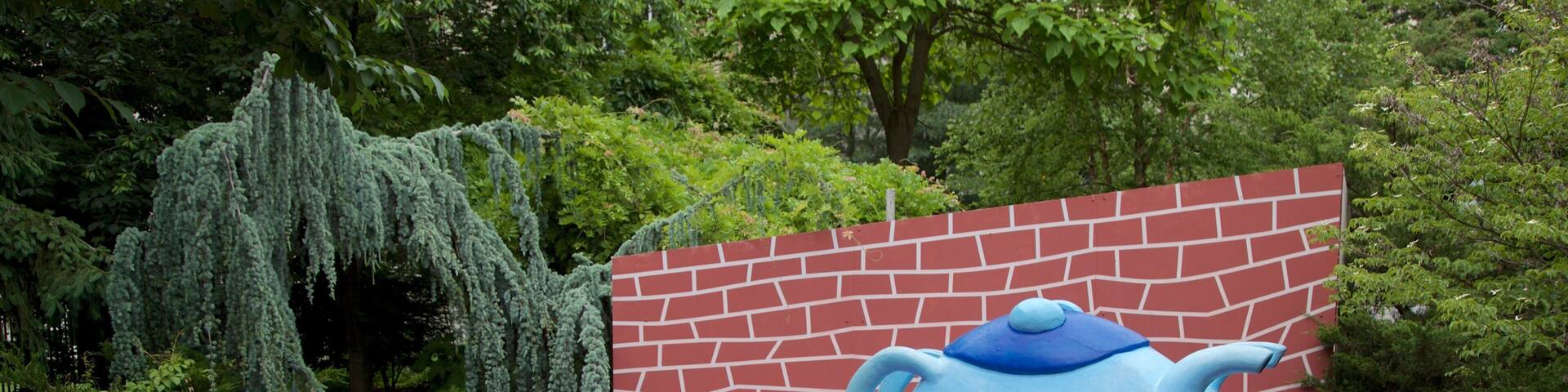 Camden Children\'s Garden which includes outdoor art and a garden