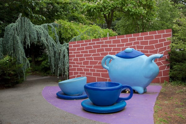 Camden Children\'s Garden which includes outdoor art and a garden