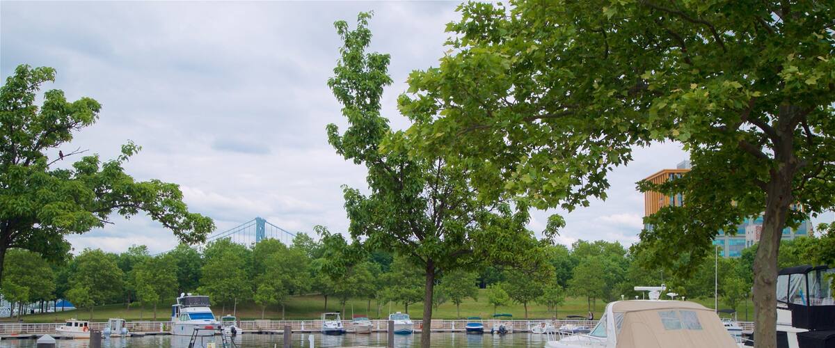 Centro deportivo y recreativo Wiggins Park mostrando una bahía o un puerto