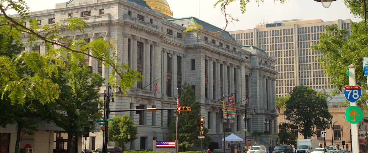 Ayuntamiento de Newark ofreciendo una ciudad y patrimonio de arquitectura