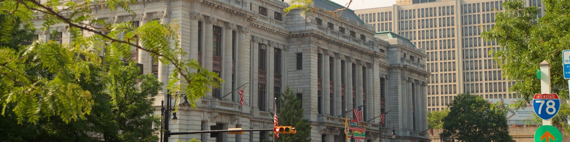Ayuntamiento de Newark ofreciendo una ciudad y arquitectura patrimonial