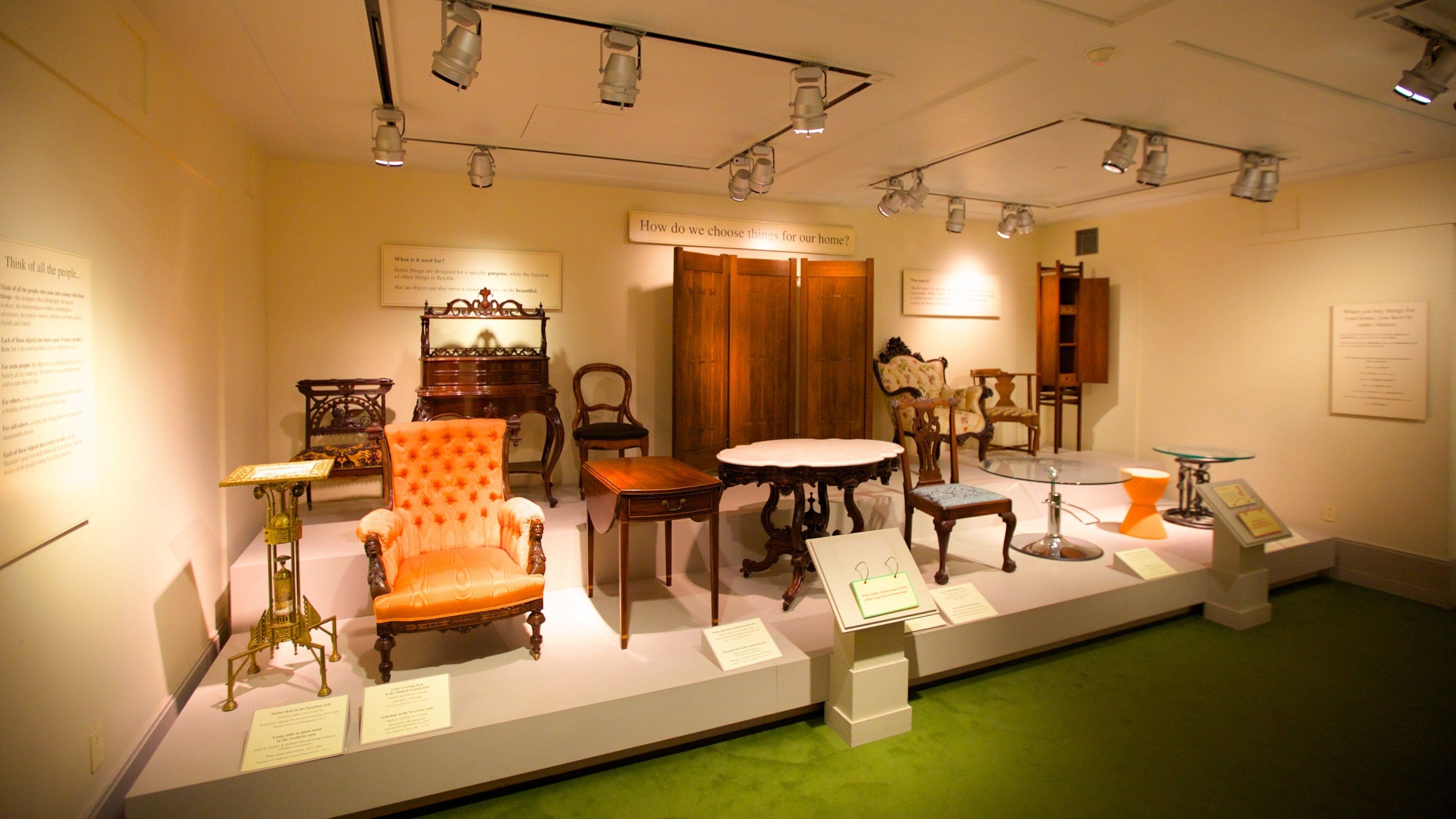 Musée de Newark montrant vues intérieures