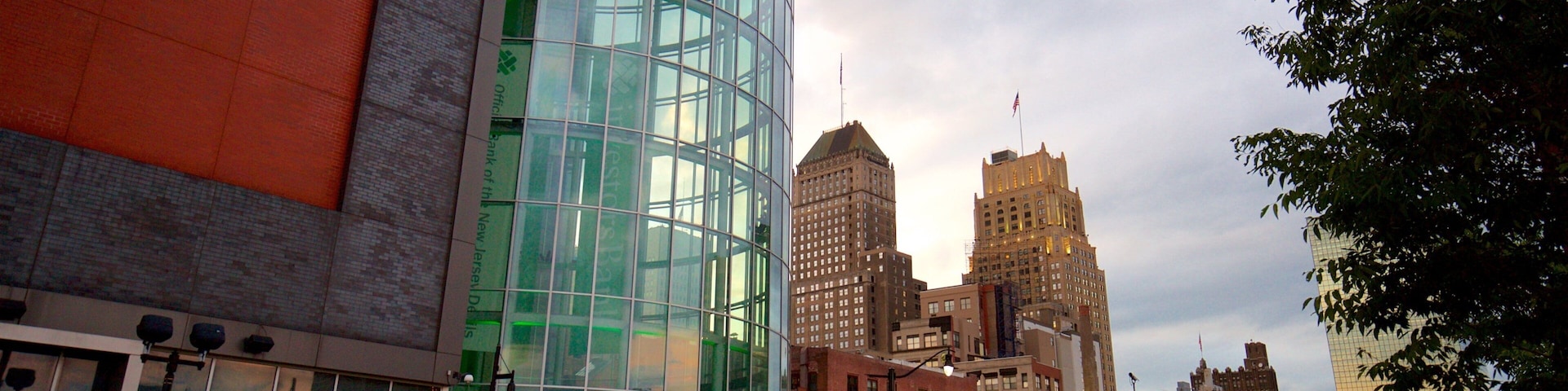 Prudential Center mostrando un rascacielos y una ciudad