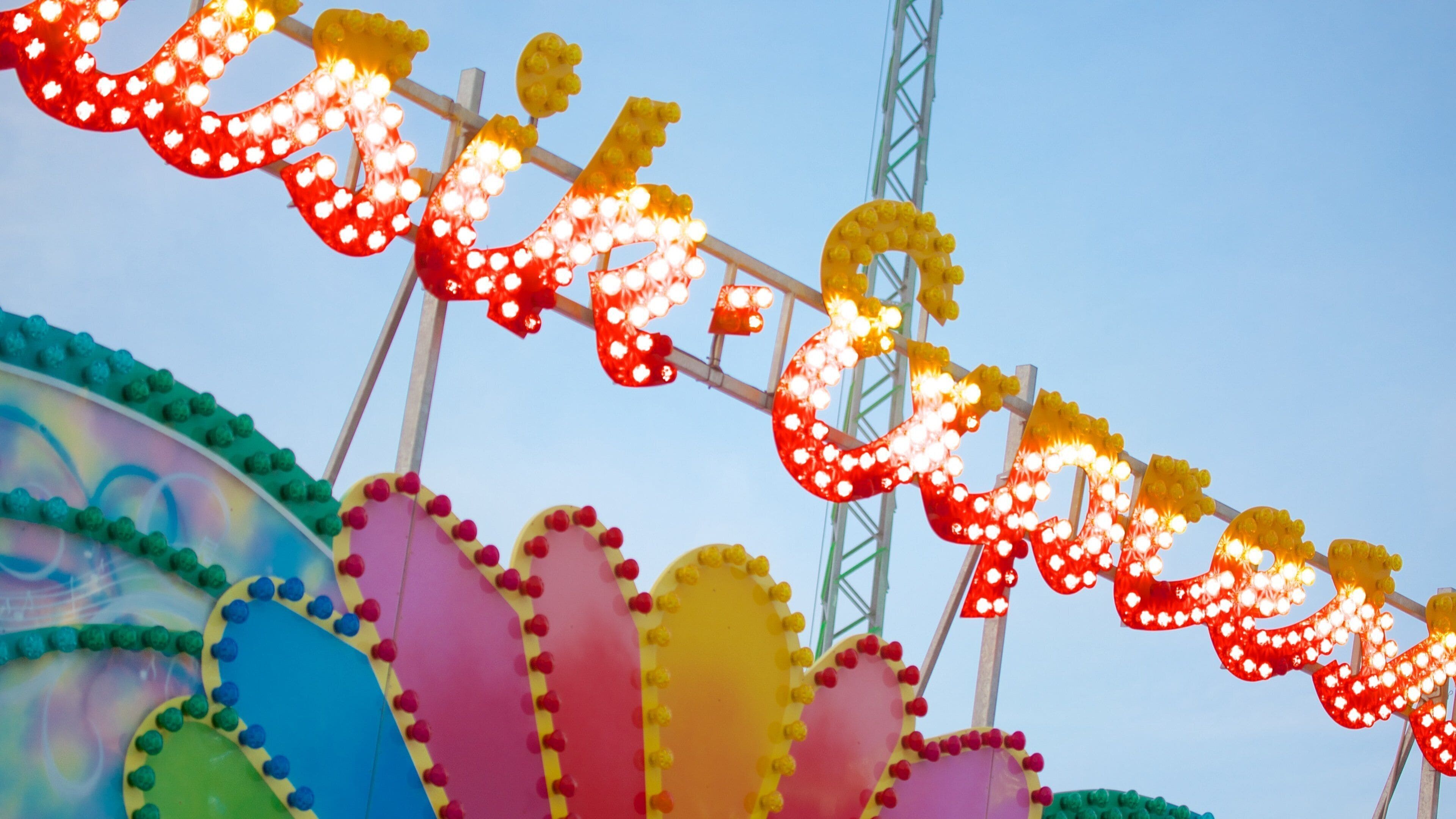 Casino Pier showing signage