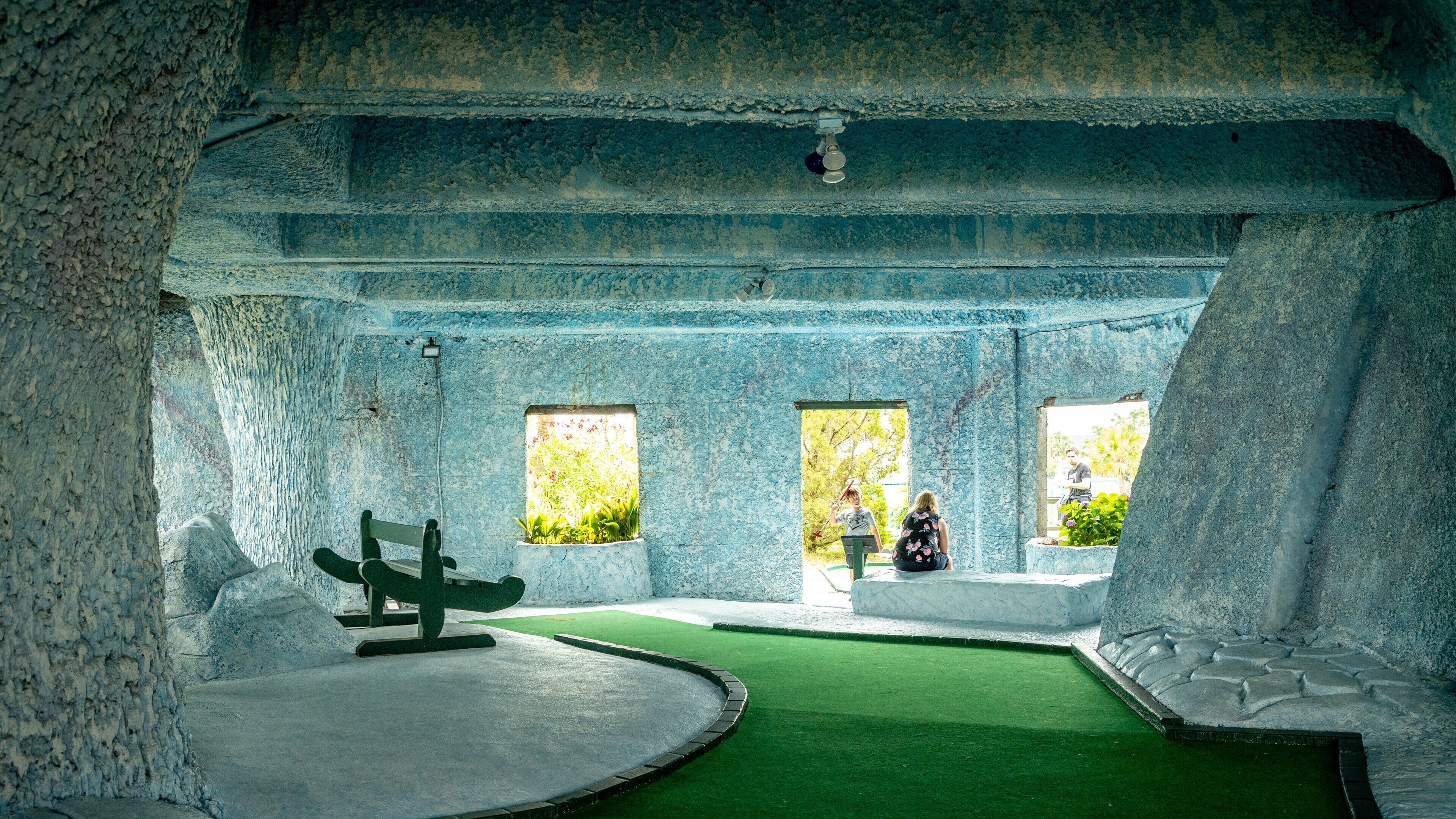 Mount Atlanticus Miniature Golf which includes golf