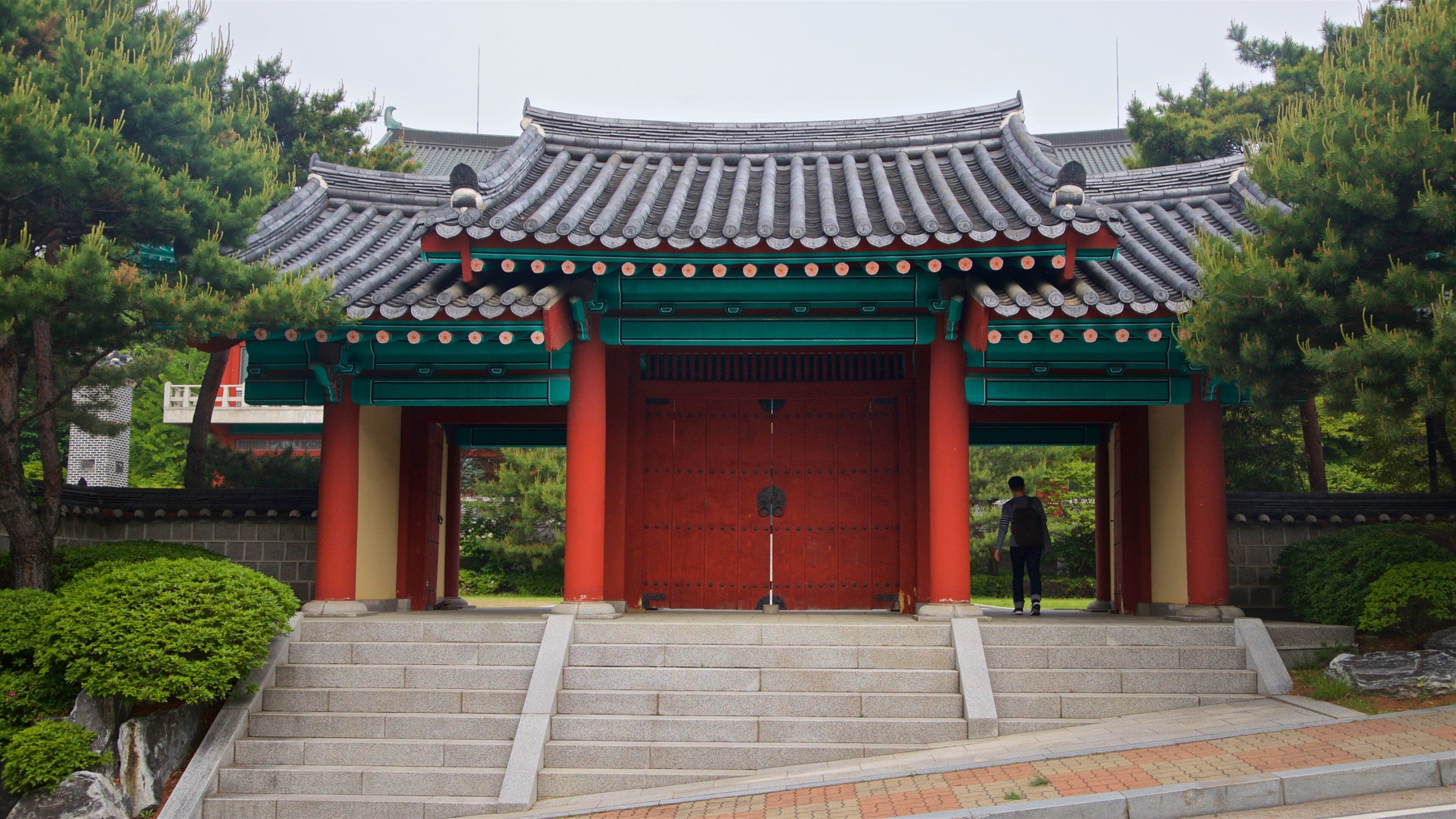 Seoul National University featuring heritage elements