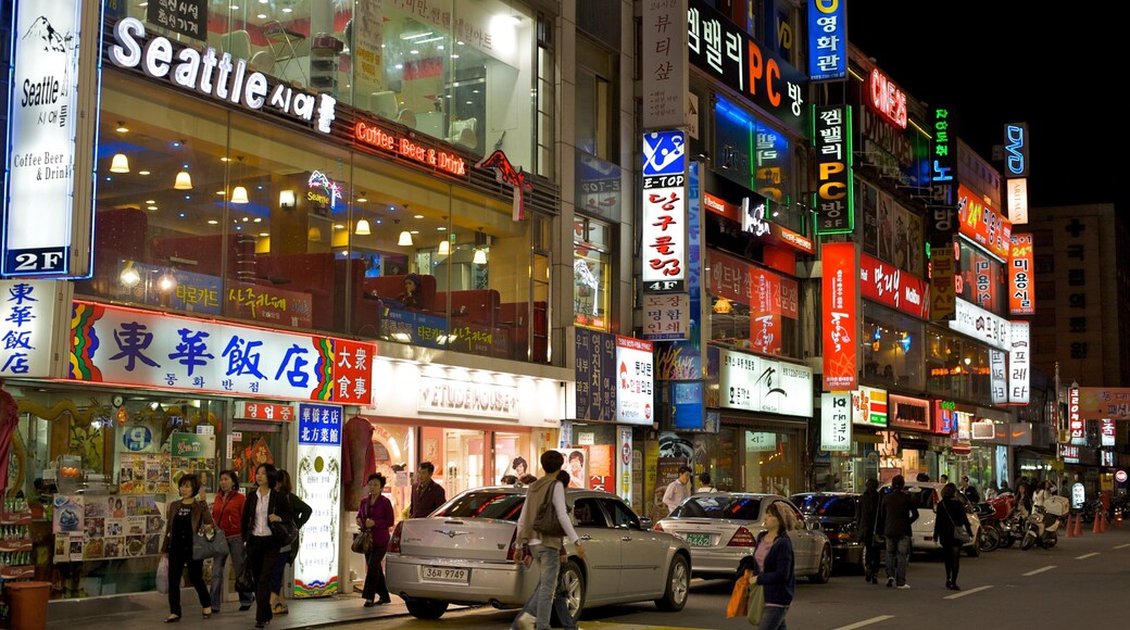 Dongdaemun Markt mit einem bei Nacht, Nachtleben und Stadt