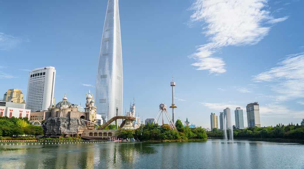 Scenic park at downtown of Seoul, South Korea