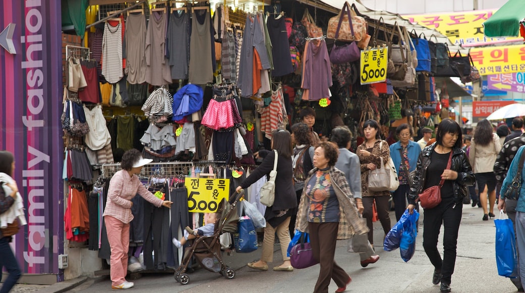 남대문시장 이 포함 도시, 거리 풍경 과 시장