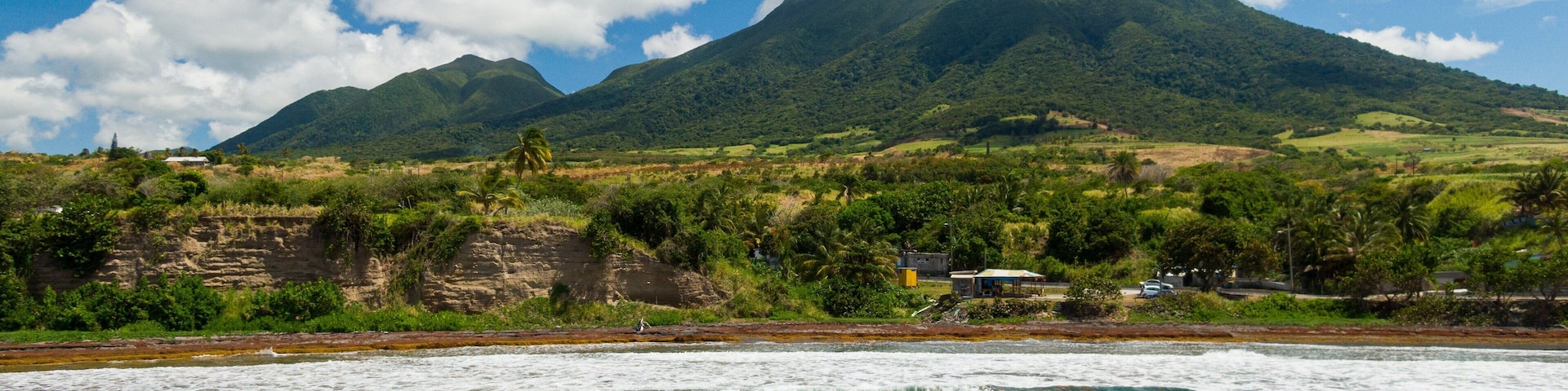 Mount Liamuiga showing general coastal views and tranquil scenes