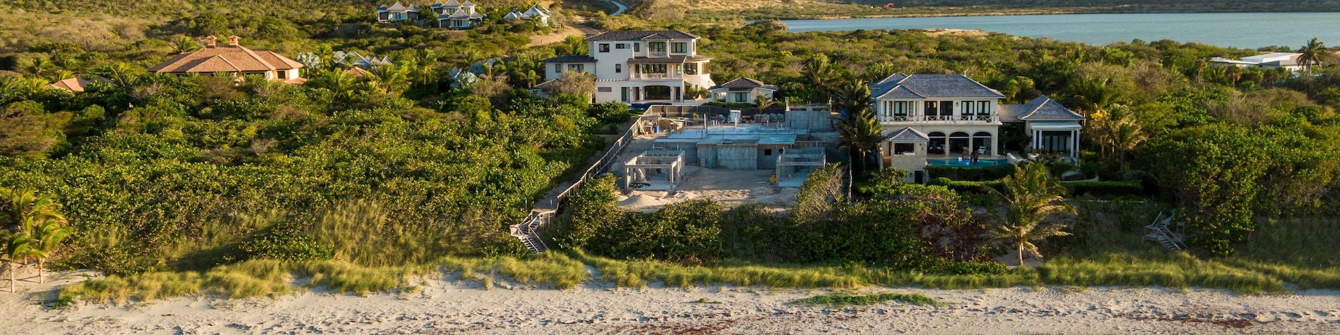 Sandy Bank Beach showing general coastal views, a coastal town and landscape views