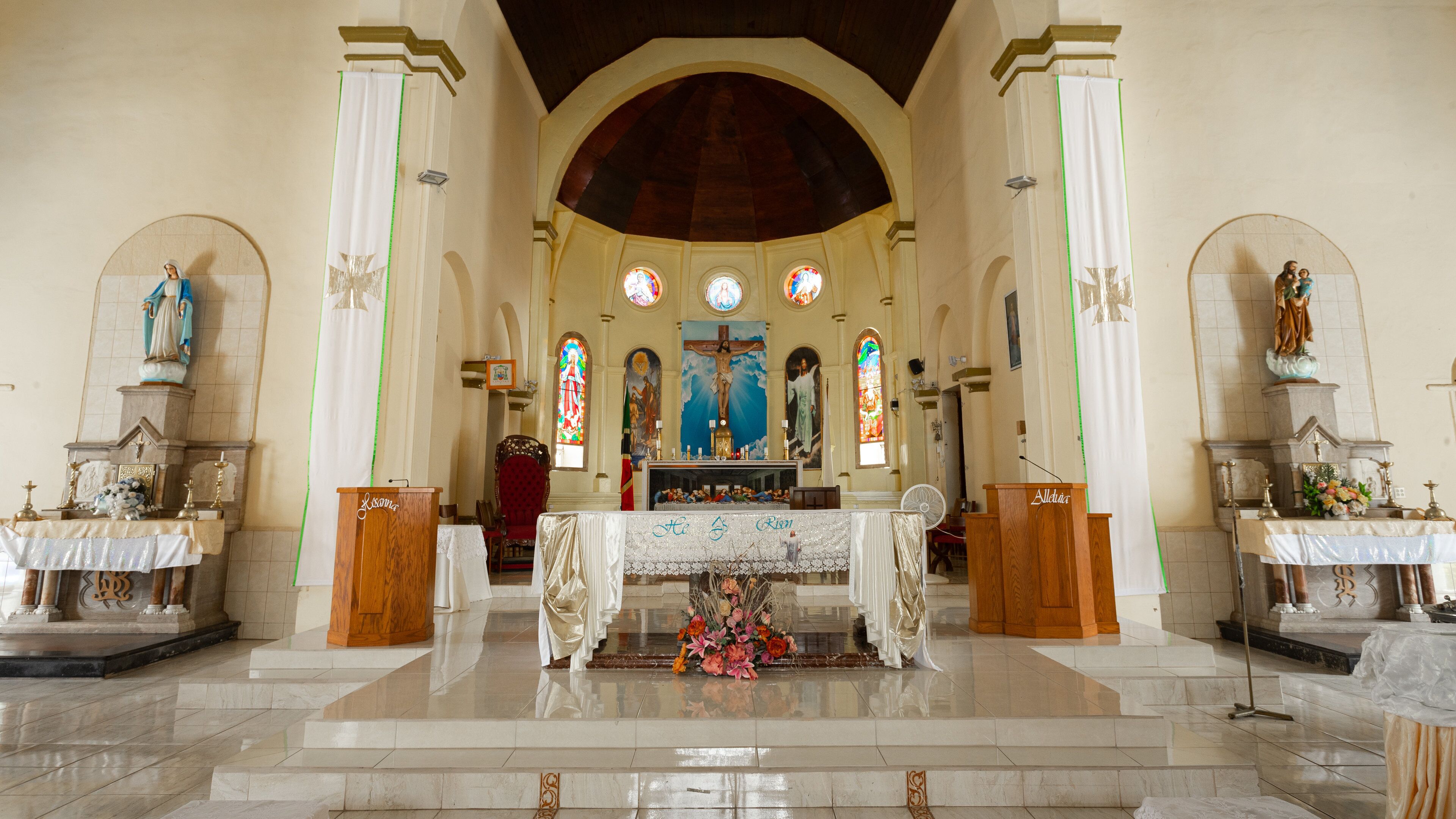 Basseterre Co-Cathedral of Immaculate Conception which includes interior views, heritage elements and a church or cathedral