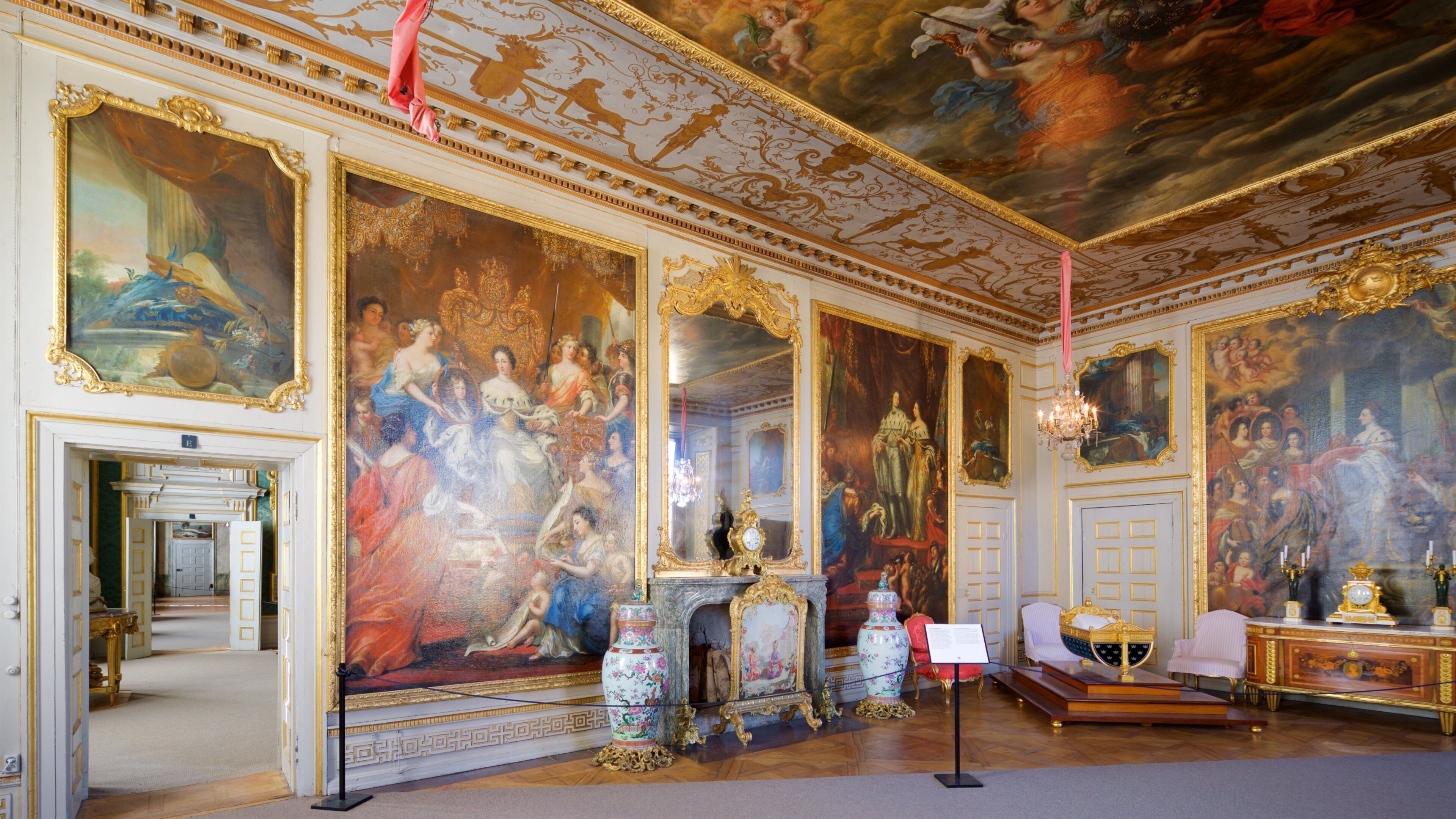 Drottningholm Palace featuring art, a castle and heritage elements