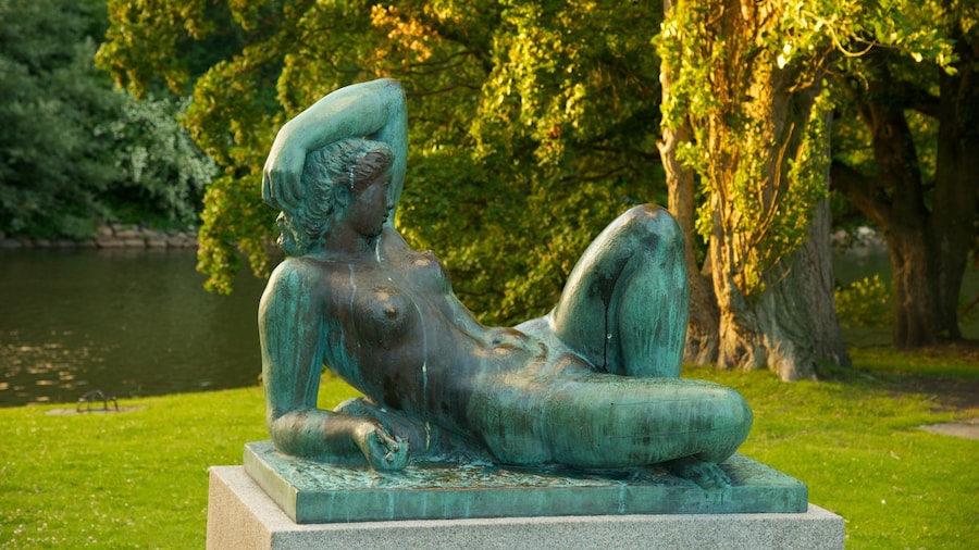 Kungsparken which includes outdoor art, a garden and a statue or sculpture