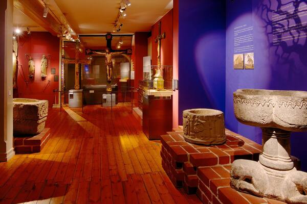 市立博物館 どの含み 屋内の眺め