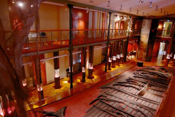 City Museum showing interior views