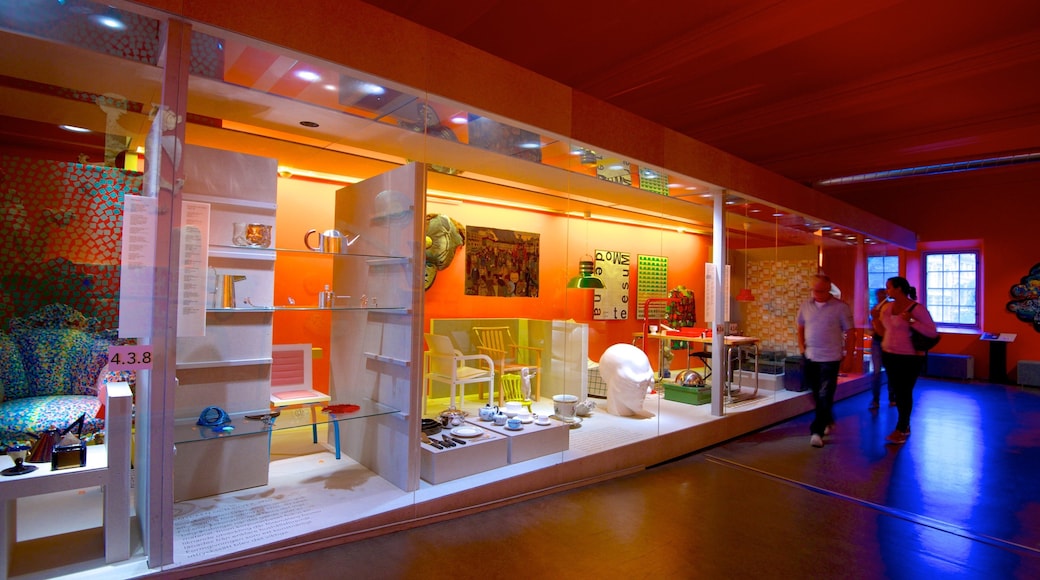 Musée Röhss mettant en vedette vues intérieures et art