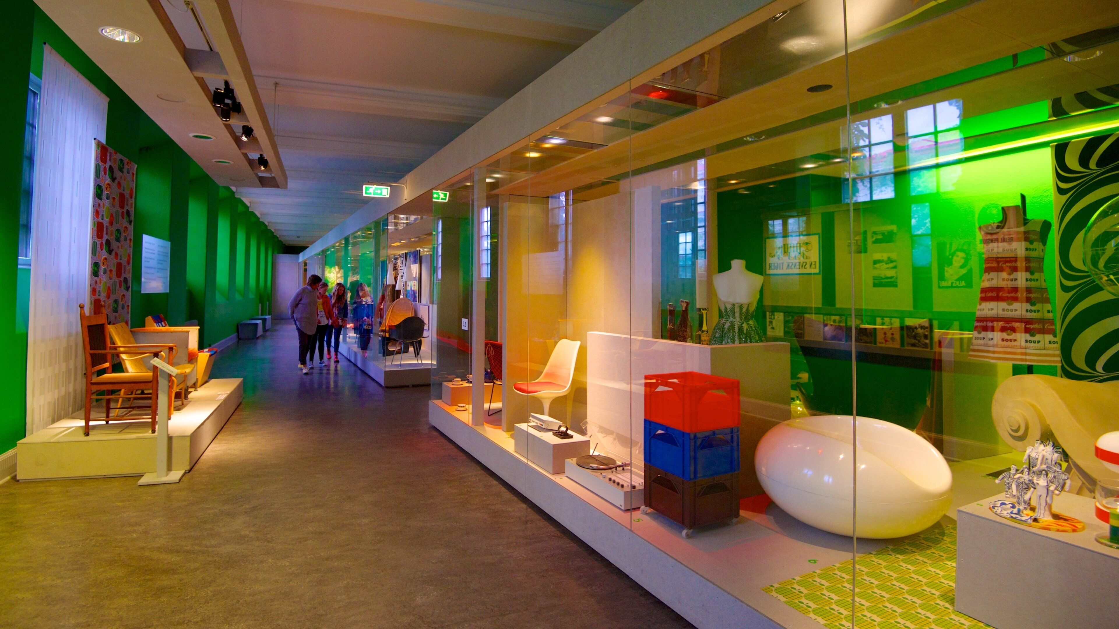 Rohsska Museum for Design, Fashion and Decorative Arts 表示 屋内の眺め と アート