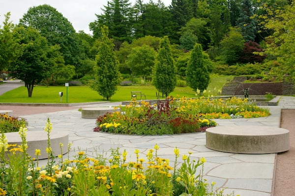 Botaniska Tradgarden qui includes fleurs et jardin