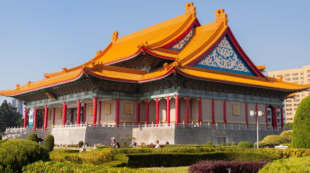 St Maarten and St Martin