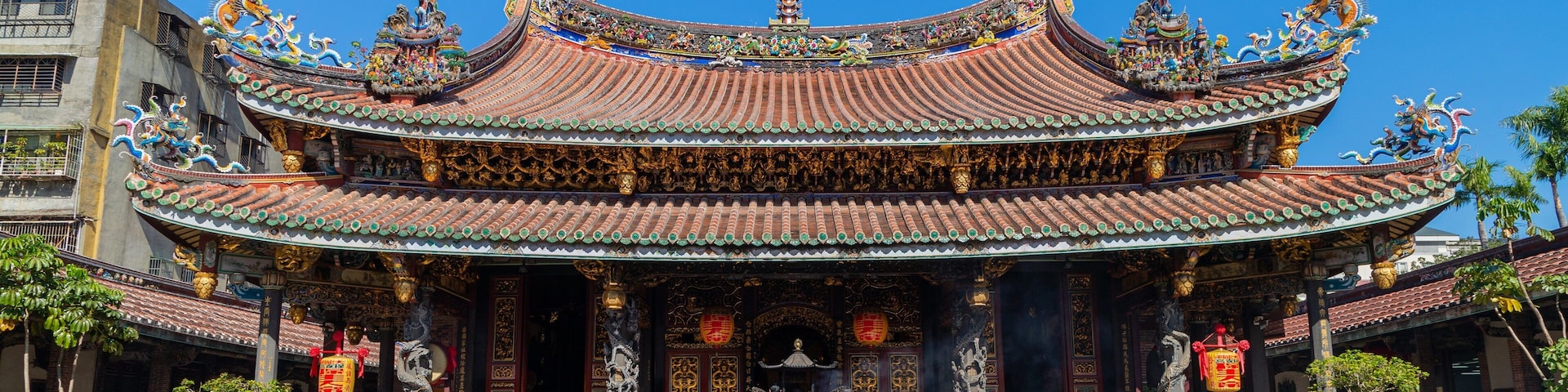 Baoan Temple showing a temple or place of worship and heritage elements