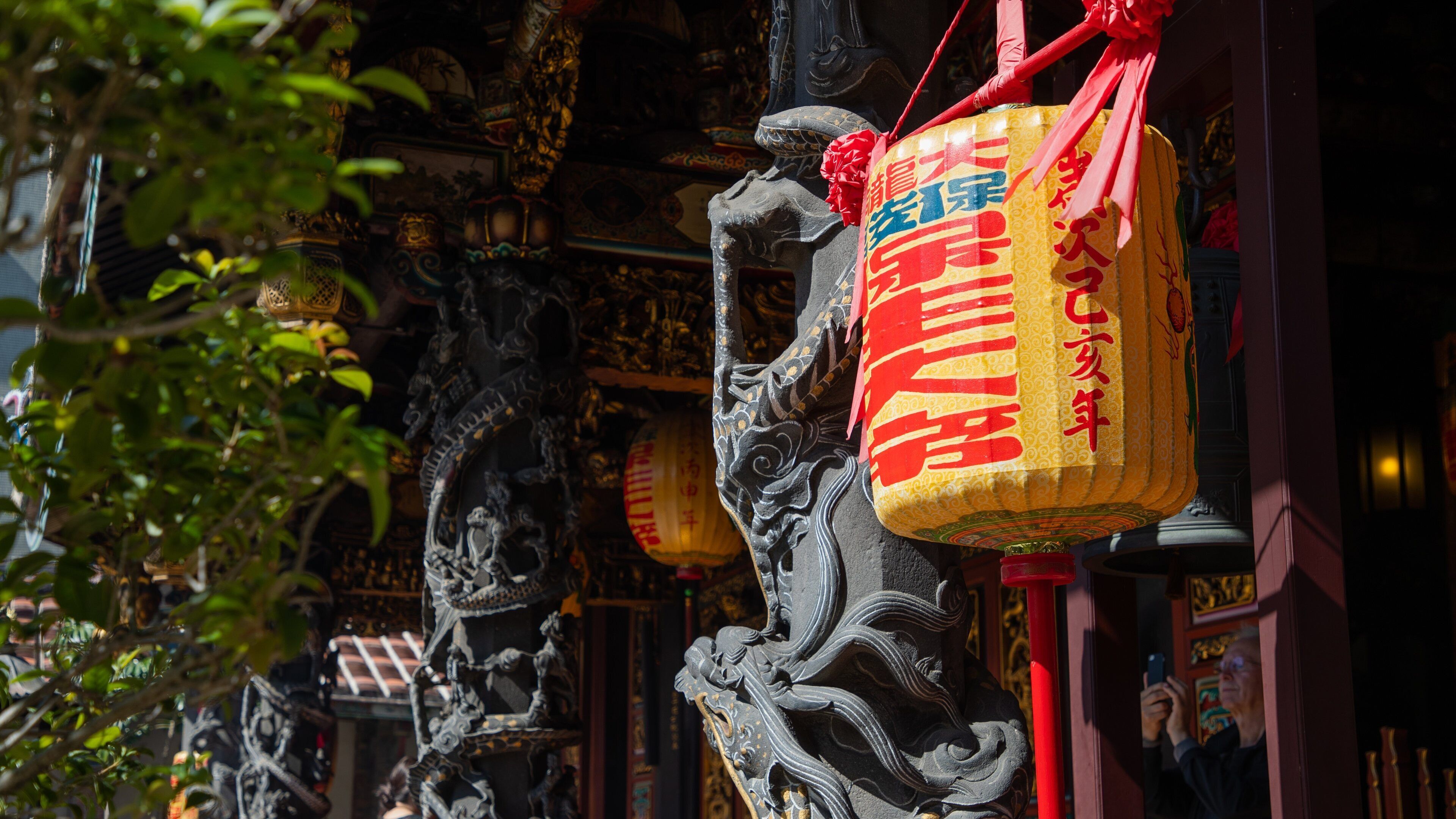Baoan Temple which includes a temple or place of worship and heritage elements
