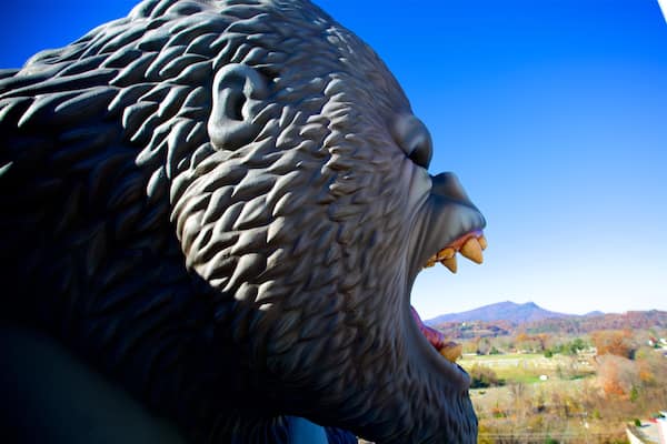 ハリウッドろう人形館 どの含み 屋外アート