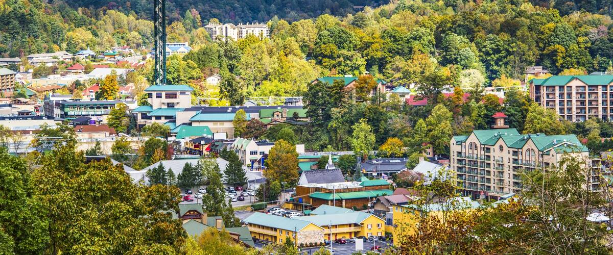 Gatlinburg, Tennessee in the Smoky Mountains., Shutterstock ID 161158970, Purchase Order: Wave 0 First Batch, Order Number: , Client/Licensee: Hotels.com / BEX, Other: Mixed Budget