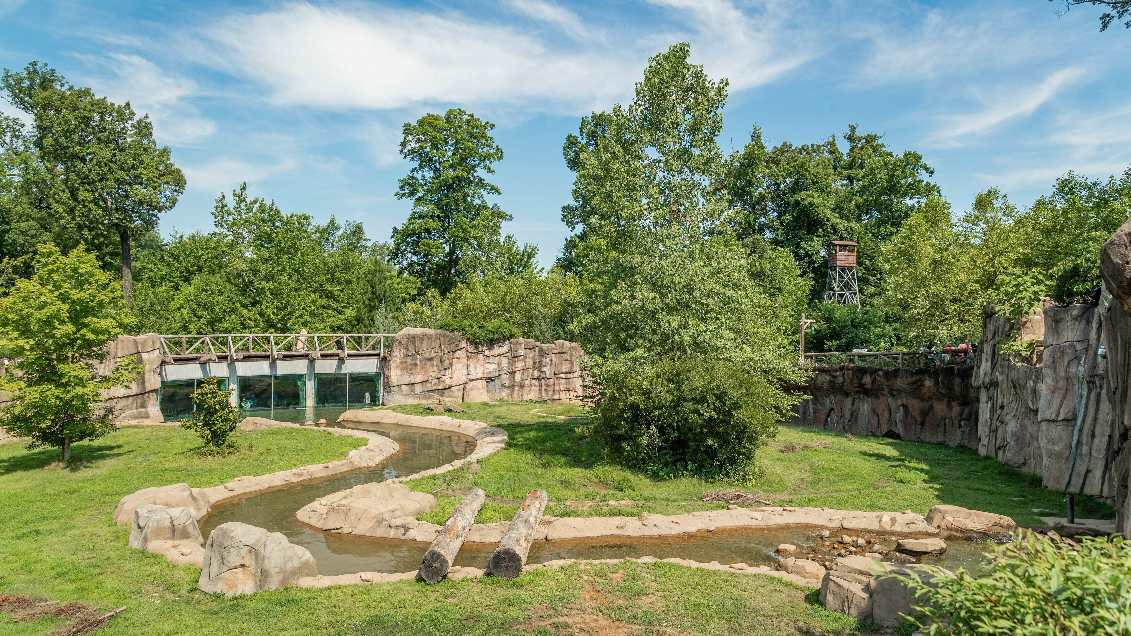 Memphis Zoo which includes a park and a river or creek