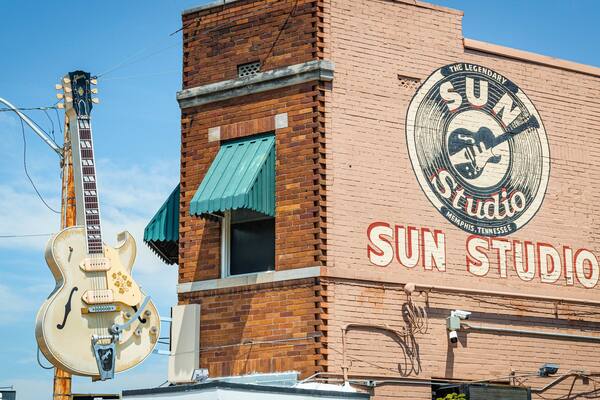 Sun Studio which includes signage