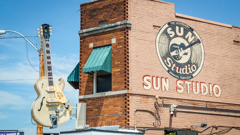 Sun Studio which includes signage