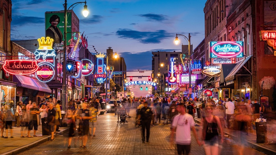 Beale Street showing nightlife, night scenes and street scenes