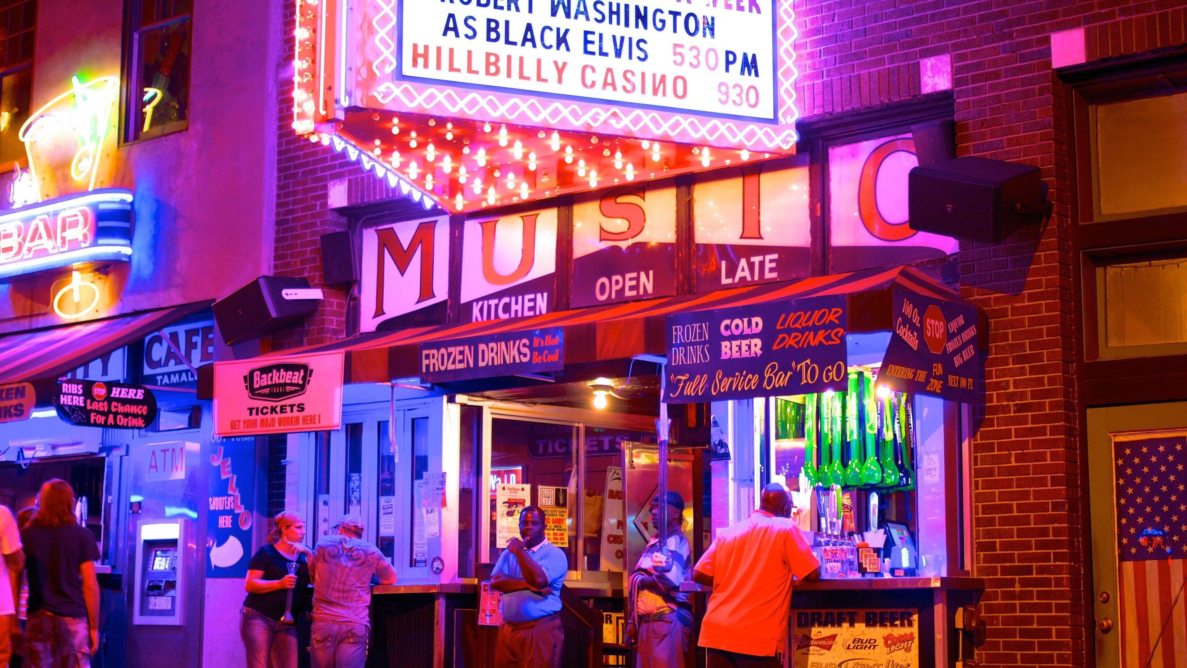 Beale Street showing street scenes, nightlife and a city