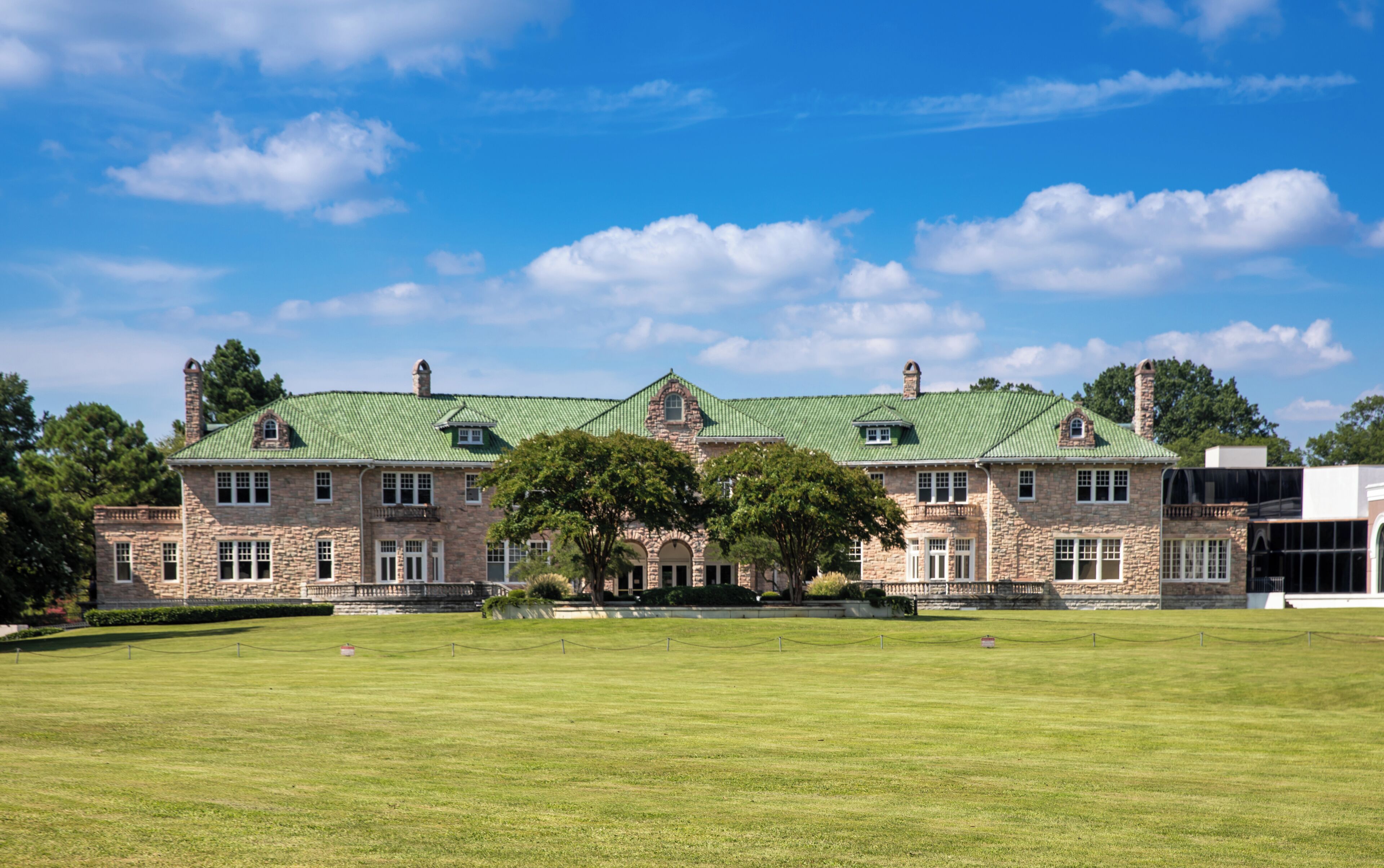 Memphis_PinkPalaceMuseum_6080317-1